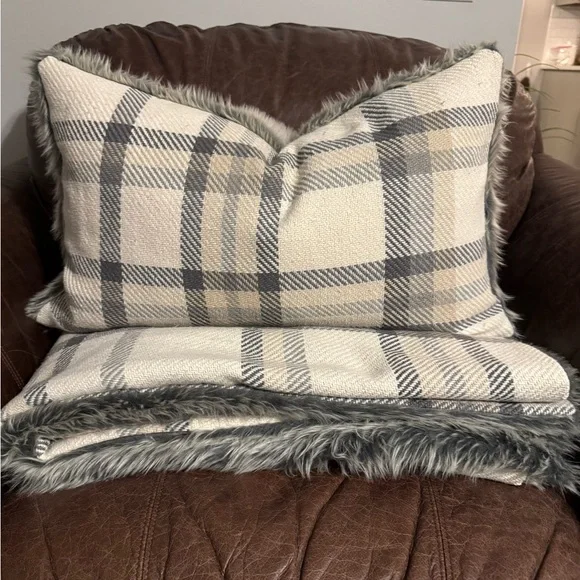 Pottery barn cream and gray plaid pillow/throw blanket set - Picture 1 of 7